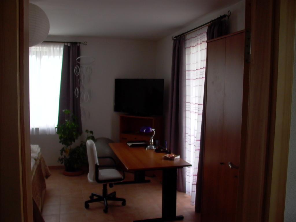 Gaestezimmer Ferienwohnung Villa Alexa, Mit Wallbox Woltersdorf  Экстерьер фото